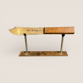 Stamped " Wm. Enders OakLeaf " Fishermans Knife