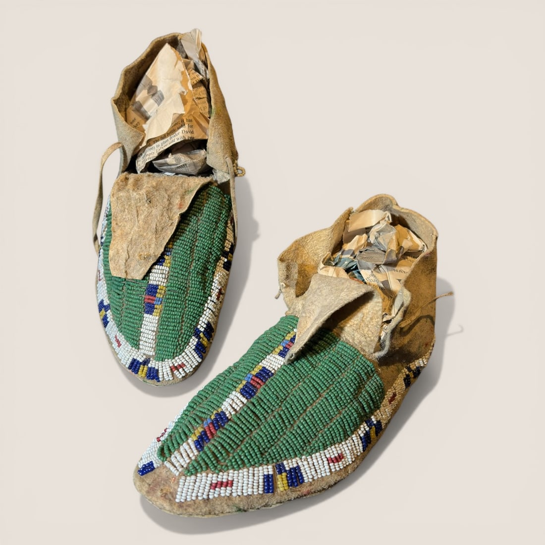 Sioux Adult Moccasins 19th Century: Measuring approx 8.5 inches. Minor head loss. To bid with us directly, please visit Ziebarths.com (18% buyers premium). We offer affordable, in-house shipping on all lots in the auction. If you have