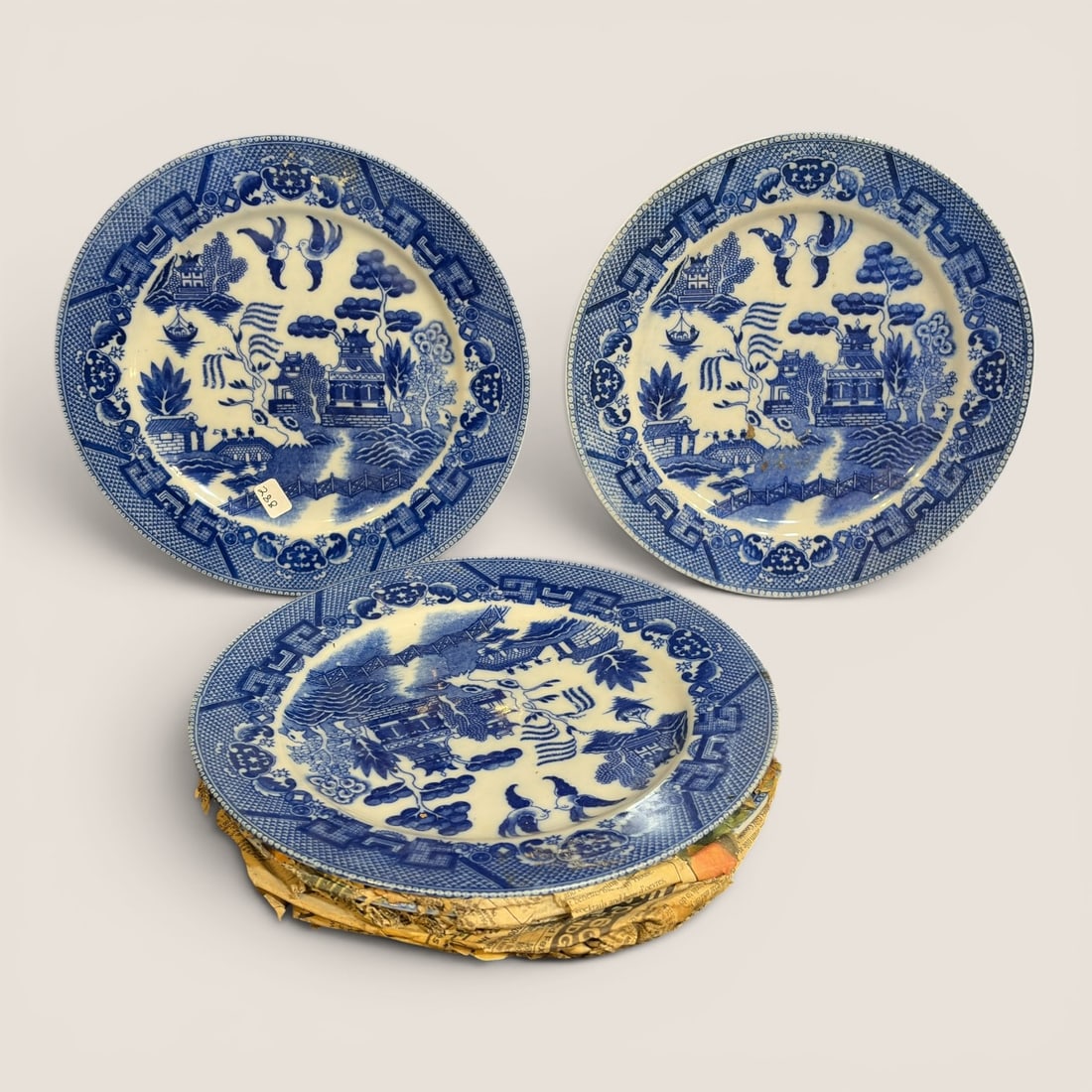 A Trio of Blue Willow Pattern Transfer-Printed Ceramic Plates (1 of 1)