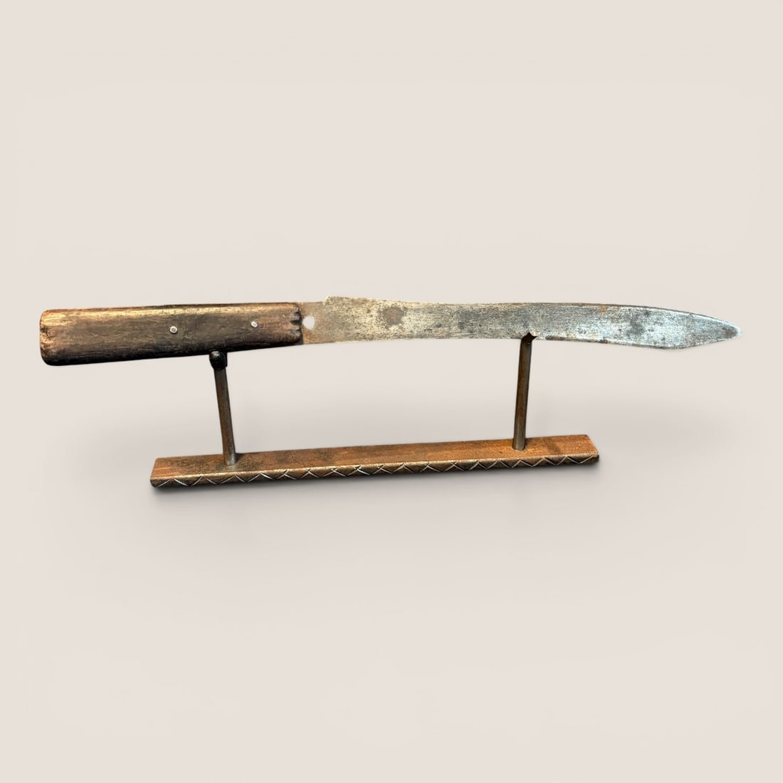 ES Huebert Large Knife: Measuring approx 13 inches in length.We provide in-house shipping on all items in the auction. Bid directly at Bid.Ziebarths.com for a lower buyers premium (18%).