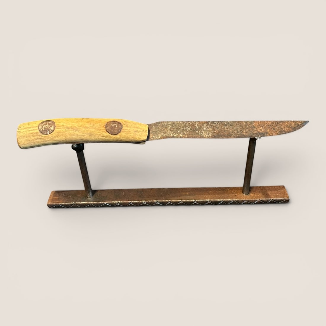 Early Antique Knife: Measuring approx 9.5 inches in length.We provide in-house shipping on all items in the auction. Bid directly at Bid.Ziebarths.com for a lower buyers premium (18%).