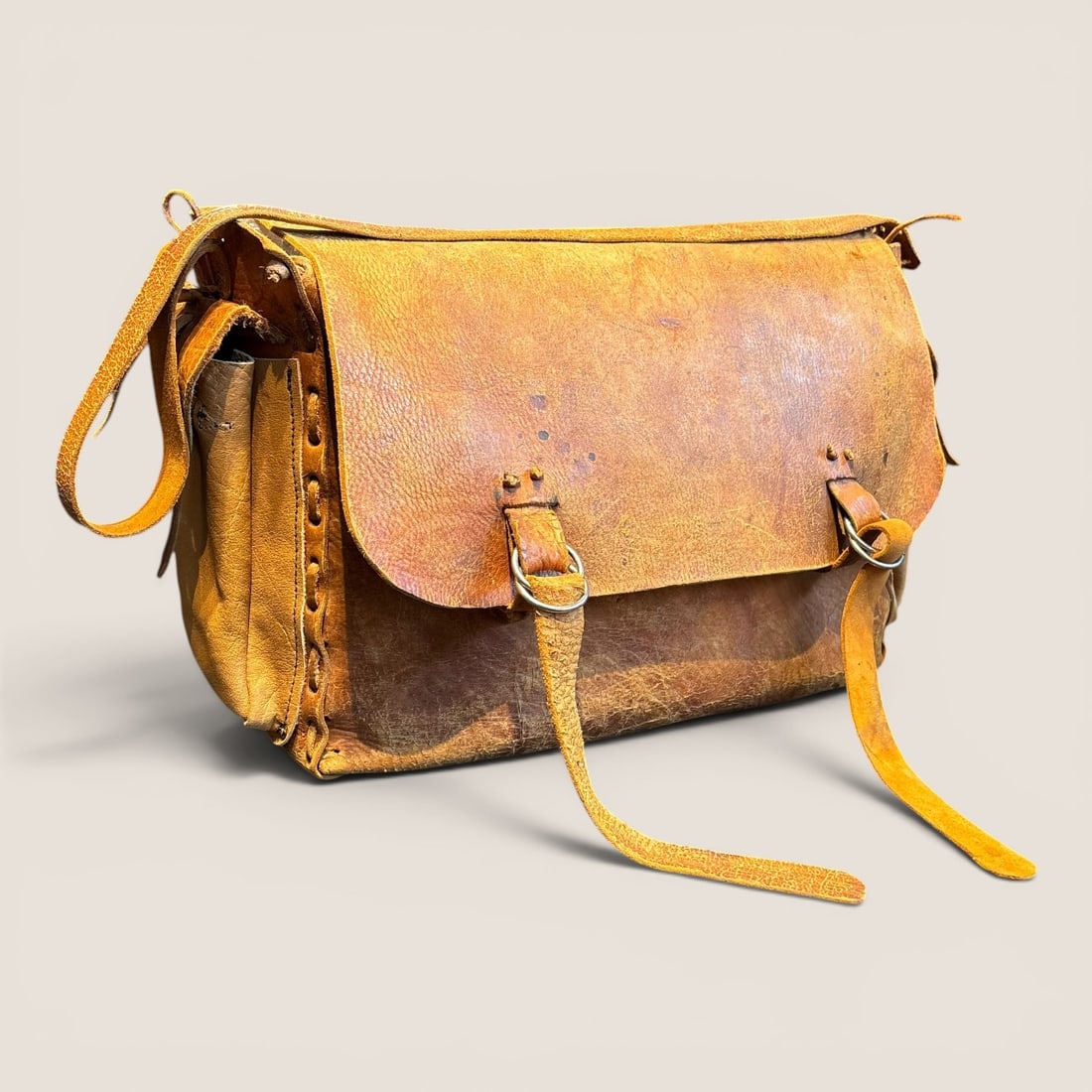Large Leather Carrying Bag: Large leather carrying bag, 20 x 16, excellent conditionWe provide in-house shipping on all items in the auction. Bid directly at Bid.Ziebarths.com for a lower buyers premium (18%).