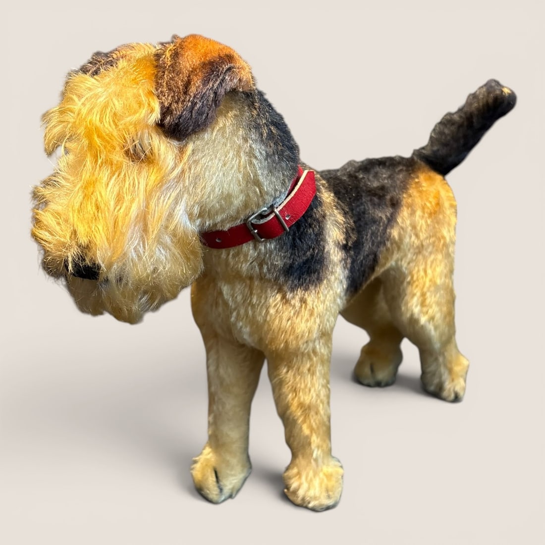 Vintage Steiff Airedale Terrier: Vintage Steiff Airedalen Terrier, 13 long x 10 tall, excellentWe provide in-house shipping on all items in the auction. Bid directly at Bid.Ziebarths.com for a lower buyers premium (18%).