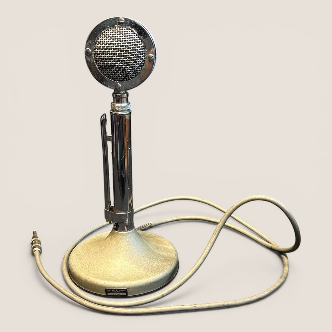 Vintage Astatic D-104 Lollipop Microphone: Vintage " Astatic D-0104 Microphone ", We provide in-house shipping on all items in the auction. Bid directly at Bid.Ziebarths.com for a lower buyers premium (18%).