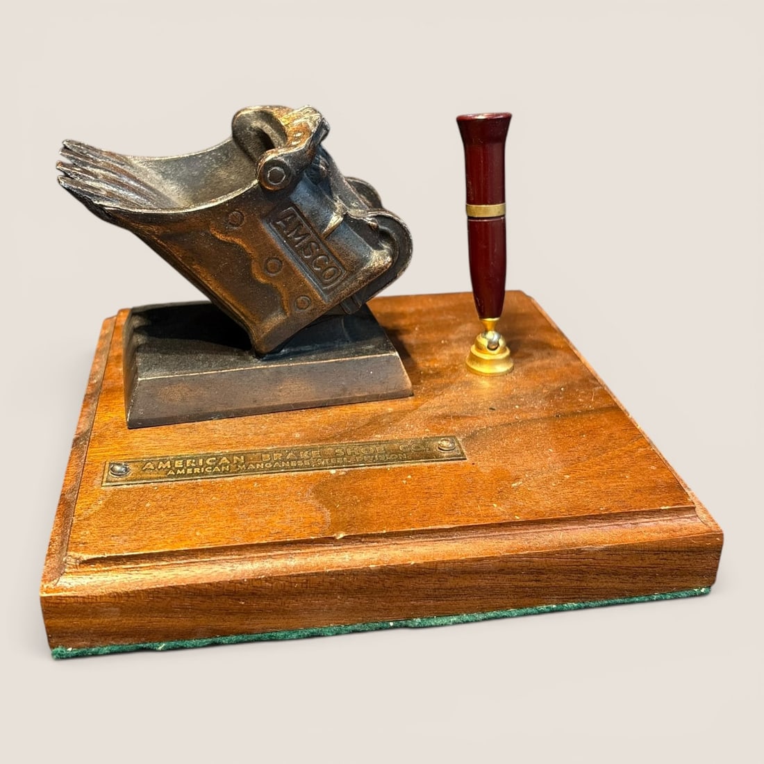 Vintage " American Brake Shoe Company ", Desk Piece: Nice " American Brake Shoe Company " advertising desk piece, excellentWe provide in-house shipping on all items in the auction. Bid directly at Bid.Ziebarths.com for a lower buyers premium (18%).