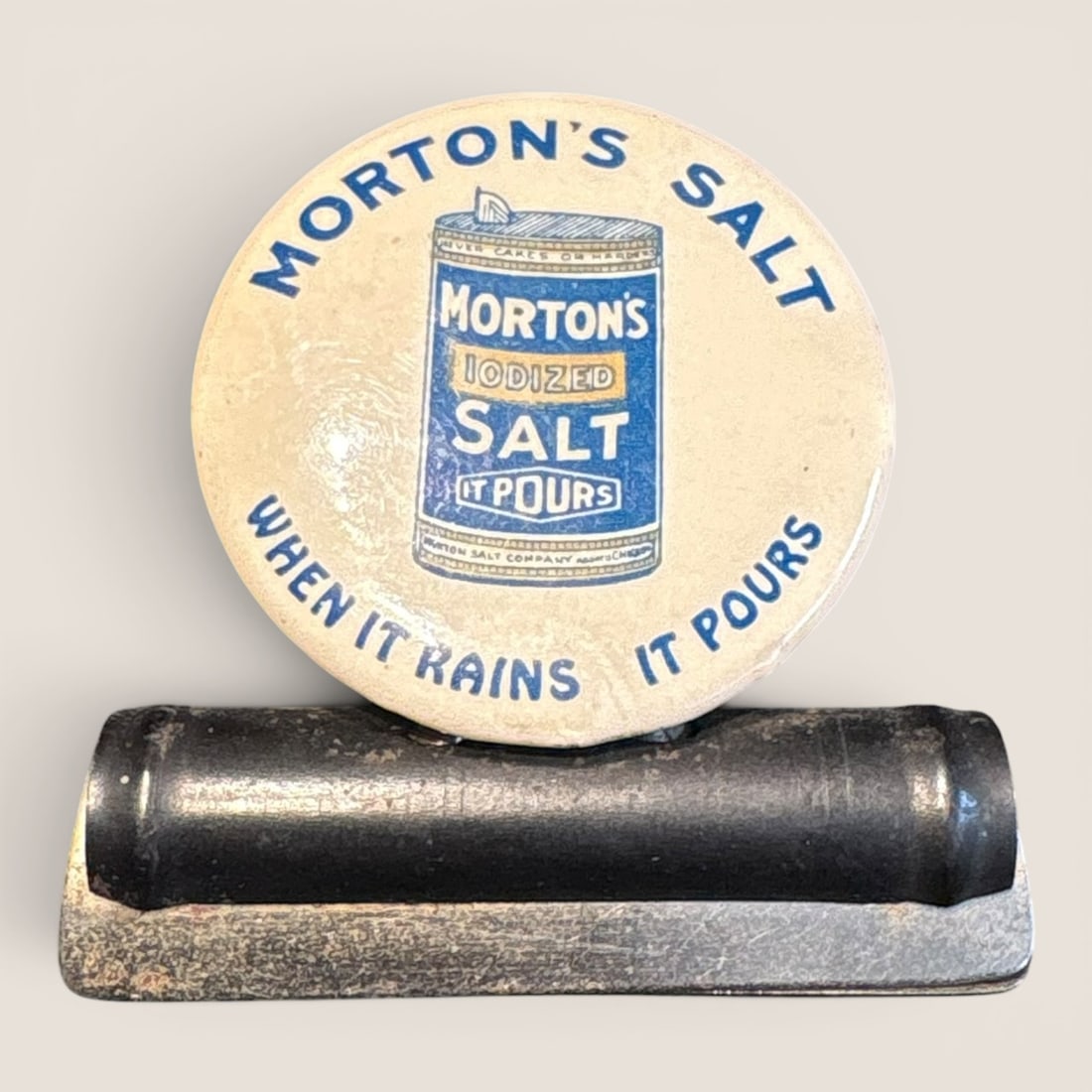 Antique " Morton's Salt " Advertising Bill Clip: Antique " Morton's Salt " advertising bill clipWe provide in-house shipping on all items in the auction. Bid directly at Bid.Ziebarths.com for a lower buyers premium (18%).