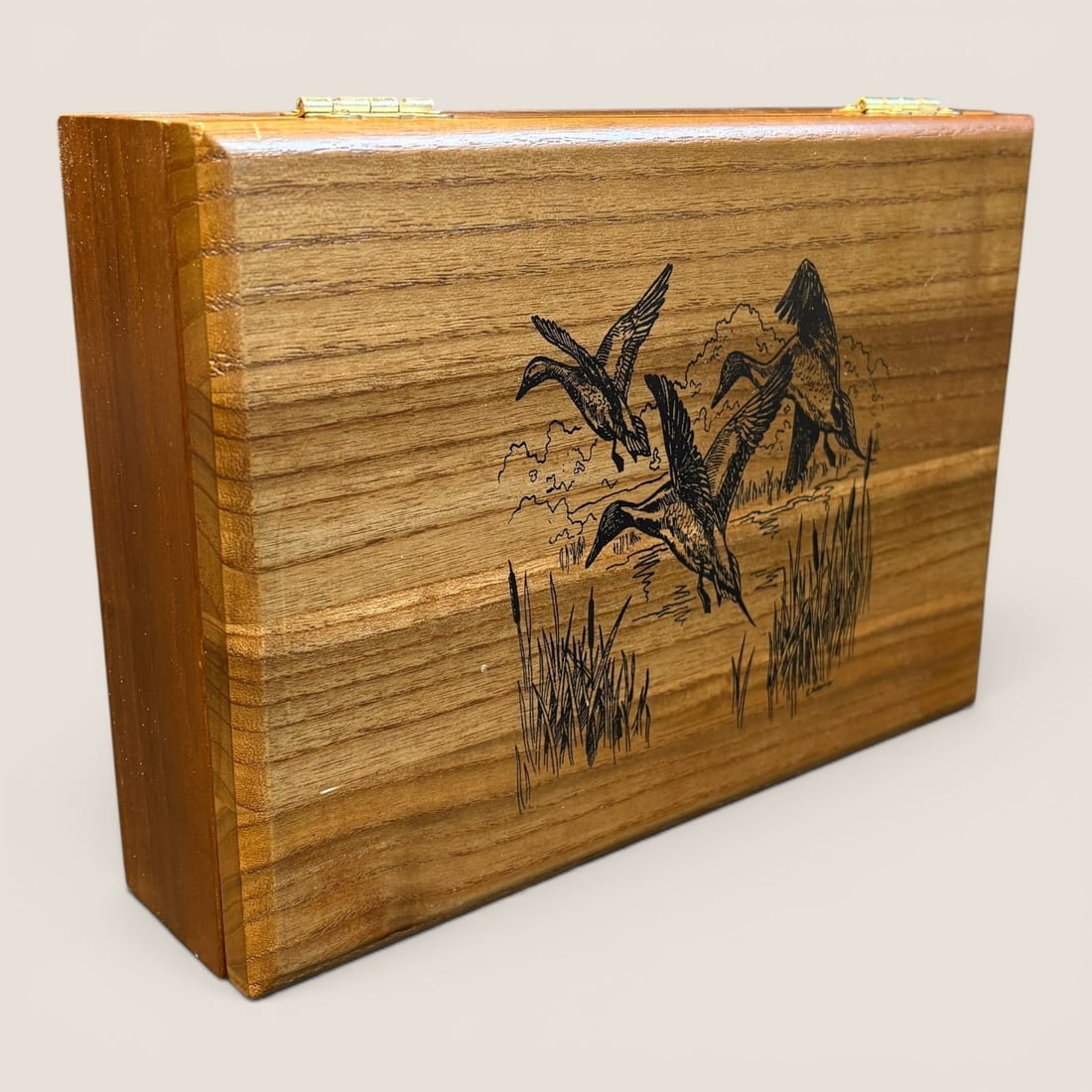 Wood Storage Box With Ducks On Lid: New wood box with flying ducks on the lid, hinged lid, 10 1/2 x 7 1/.2 x 2 3/.4We provide in-house shipping on all items in the auction. Bid directly at Bid.Ziebarths.com for a lower buyers premium (1