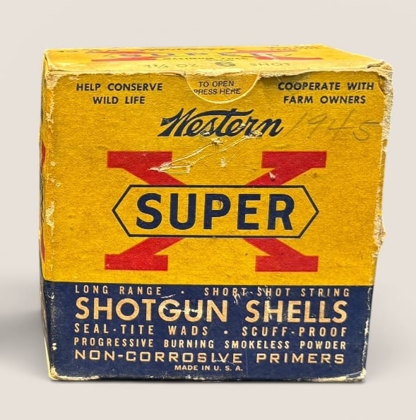 Full Box Of Vintage Western Super X 12 gauge Shotgun Shells: Vintage full box of Western Super X 12 gauge shotgun shellsWe provide in-house shipping on all items in the auction. Bid directly at Bid.Ziebarths.com for a lower buyers premium (18%).