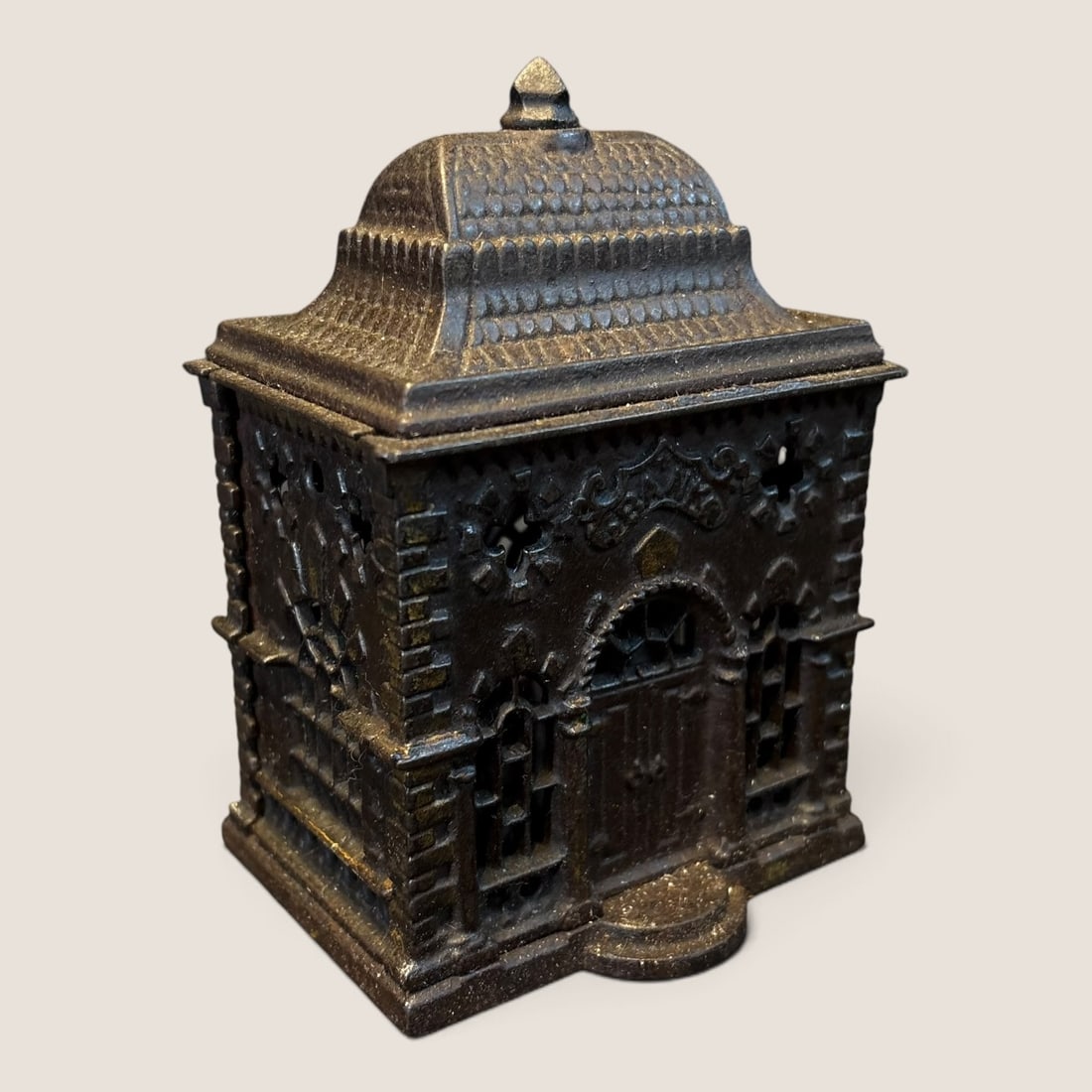 1896 Antique Cast Iron Roof Bank Still Bank: A good complete 1896 J.& E..Stevens Roof Bank cast iron still bank 5 tall x 3 3/4 wide x 2 3/4 deep Bid directly at Bid.Ziebarths.com for a lower buyers premium (18%). We offer in-house shipping on al