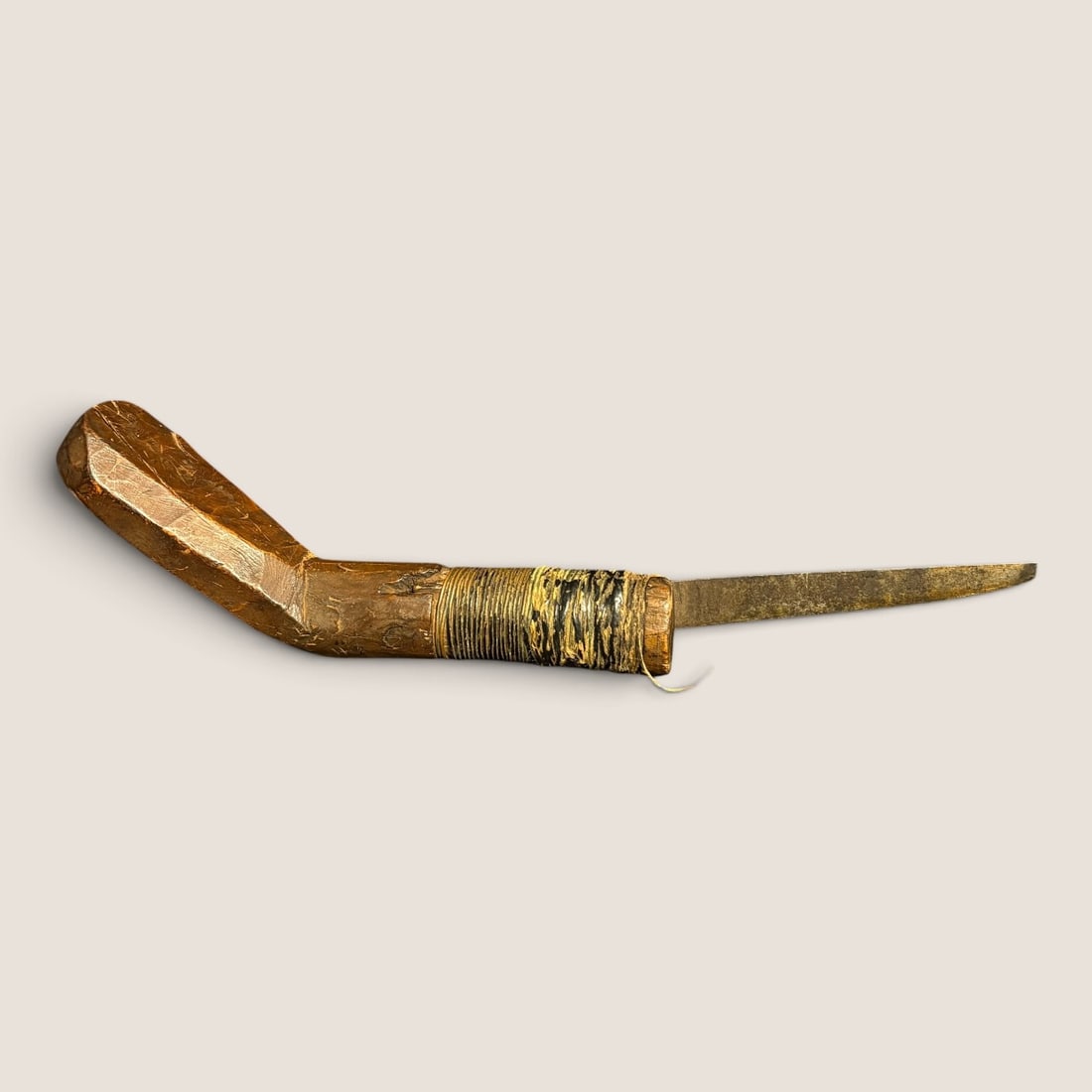 Early Crooked Knife: Measuring approx 9.5 inches in length.We offer effecient & affordable in-house shipping on all items in this auction. Bid directly at Bid.Ziebarths.com for our lowest buyers premium (18%)!