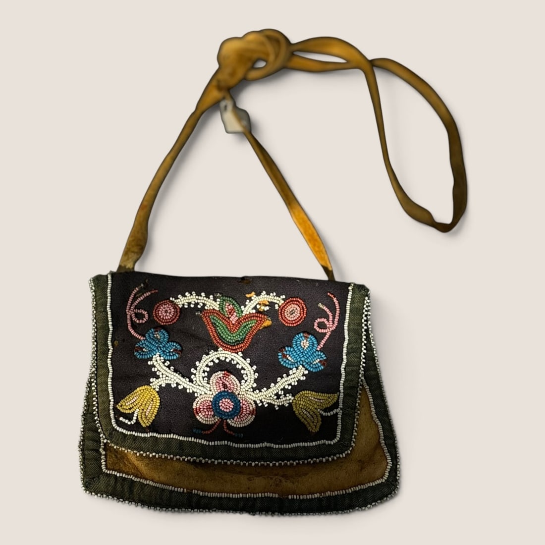 Great Lakes Native American Beaded Purse (1 of 2)