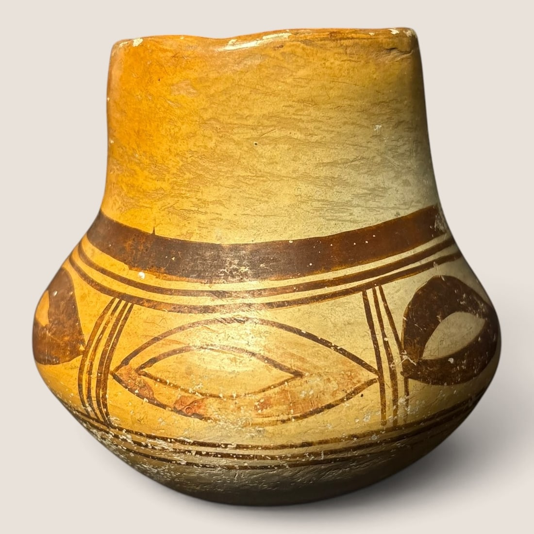 Diminutive Hopi Pottery Vase (1 of 2)