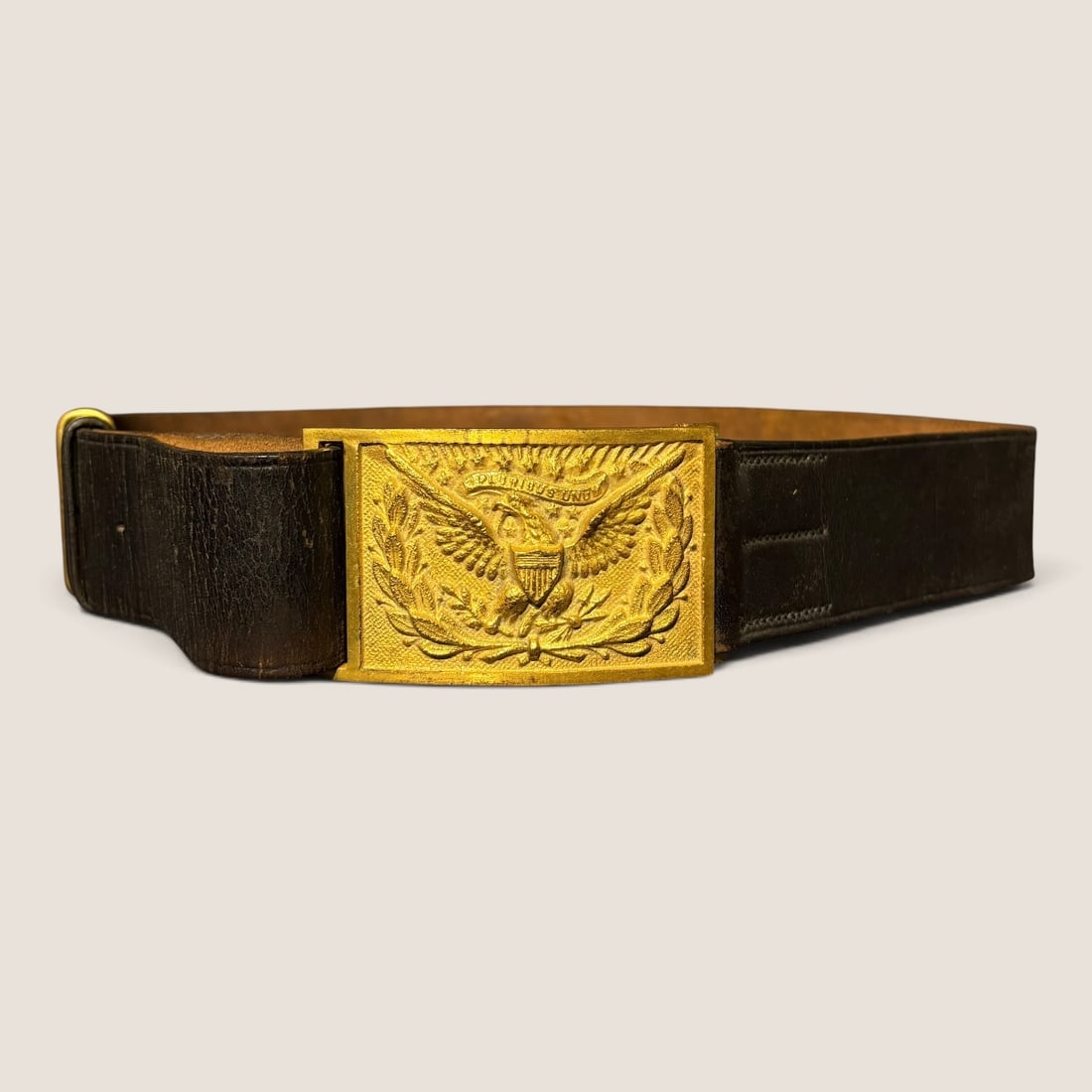 US Indian Wars Cavalry Belt: Measures 35 inches overall. Good condition.We offer effecient & affordable in-house shipping on all items in this auction. Bid directly at Bid.Ziebarths.com for our lowest buyers premium (18%)!