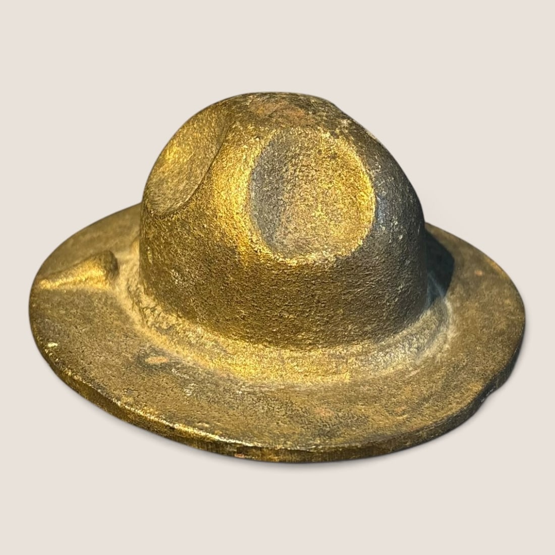 Cast Iron Civil War Hat Paperweight: Great little cast iron civil war hat paperweight, retains the original gold finish, 3 1/2 inch, excellent original conditionWe offer effecient & affordable in-house shipping on all items in this