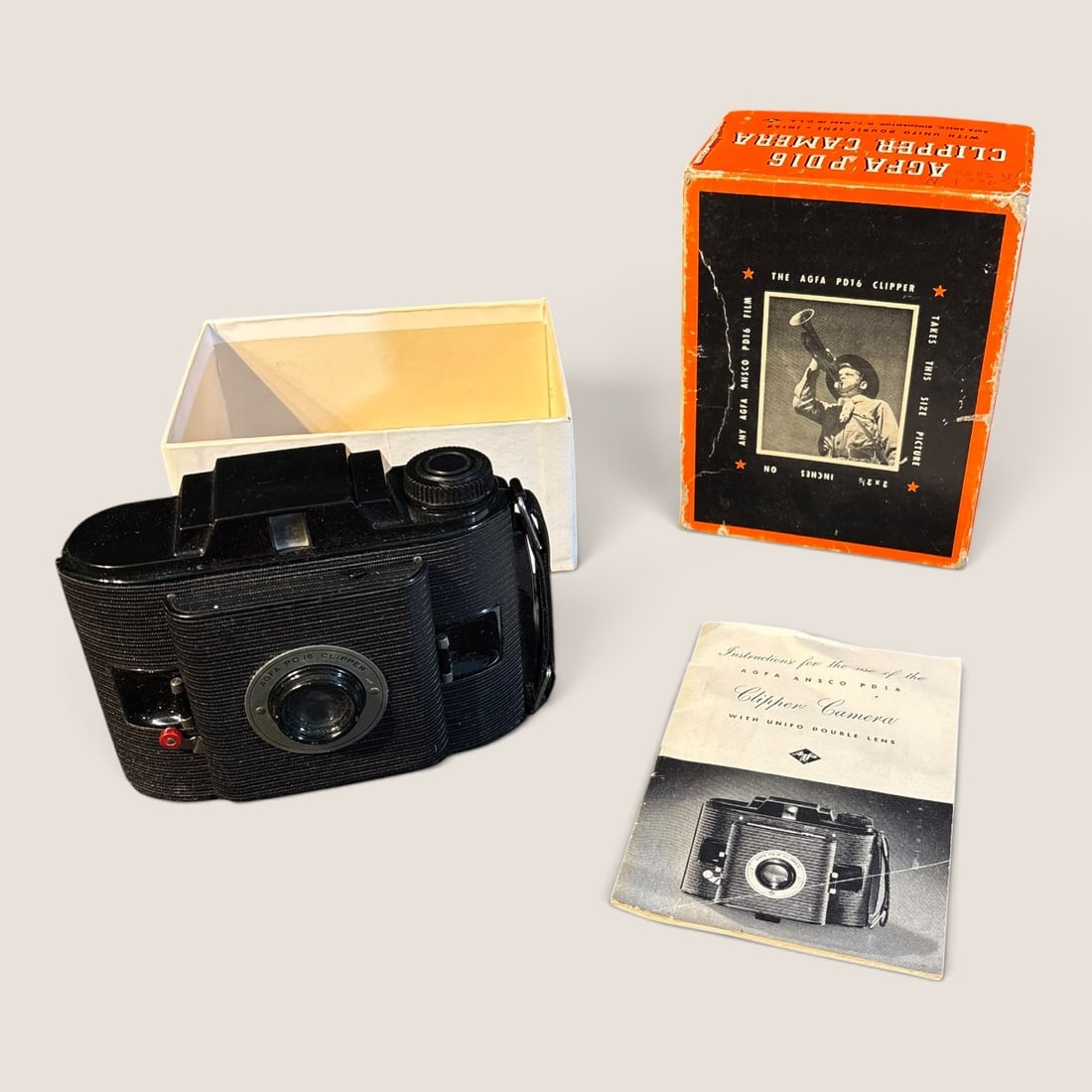 Antique " AGFA PD16 Clipper Camera " Complete With Original Box (1 of 2)