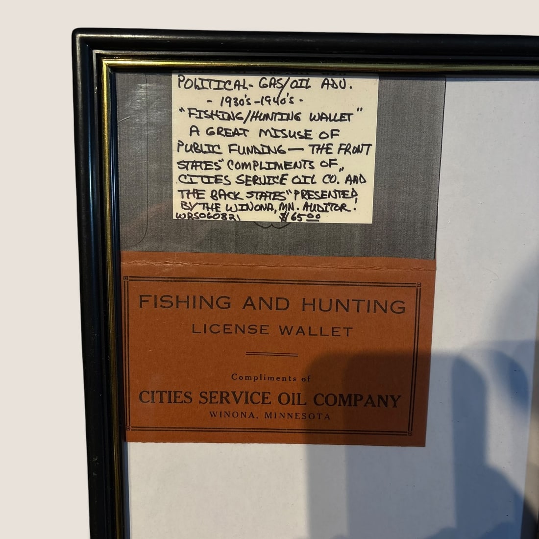 1930's - 1940's Cities Service Oil Company Fishing And Hunting License Wallet: Double interest Political & Gas/Oil, Fishing & Hunting License Wallet, 1930's-1940's, excellentWe offer effecient & affordable in-house shipping on all items in this auction. Bid directly at Bid.Zieba