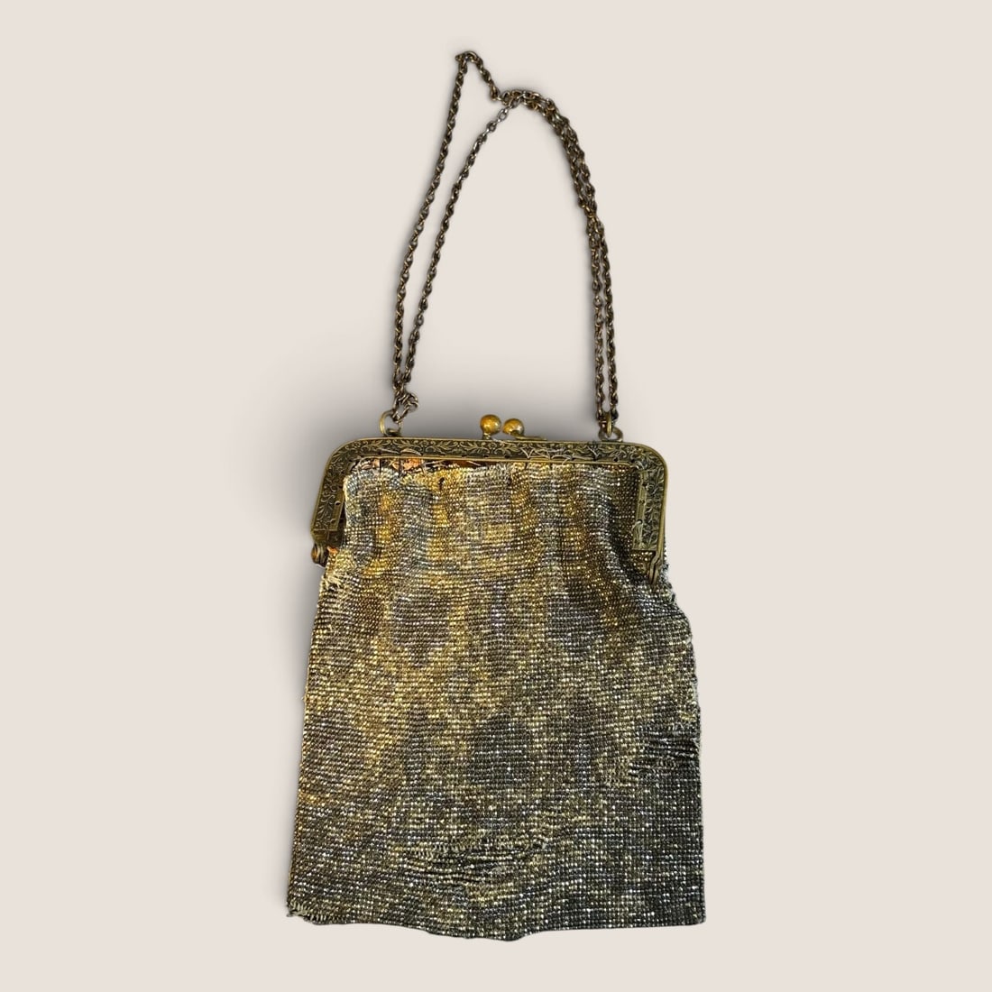 Victorian Steel Mesh Clutch Purse: Antique steel mesh clutch purse, victorian, 6 x 4 without handle, some damage to mesh bagWe offer effecient & affordable in-house shipping on all items in this auction. Bid directly at Bid.Ziebarths.c