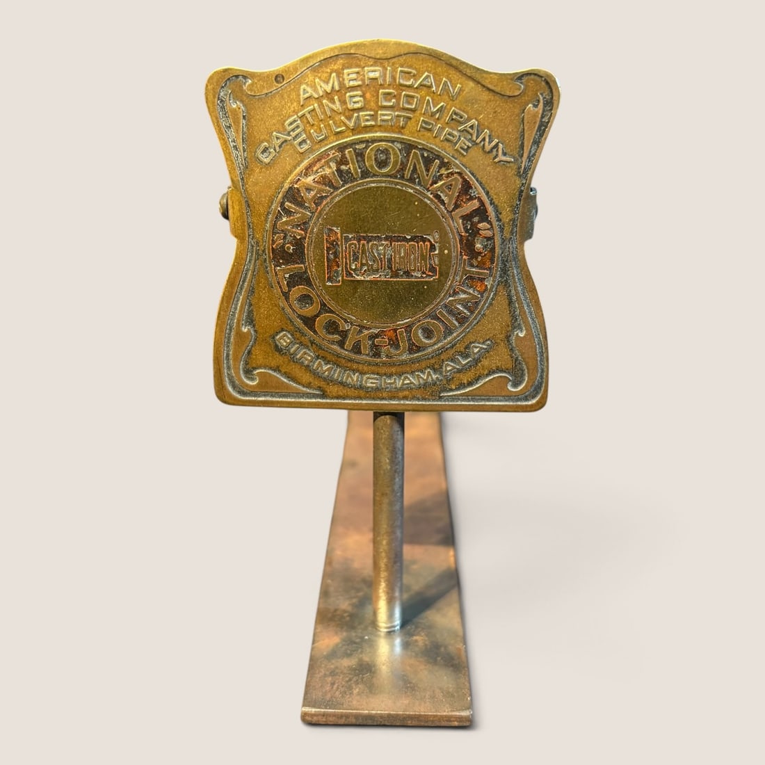 Antique Advertising Bill Letter Clip, " National Lock-Joint " Cast Iron Co., Birmingham Ala.: Antique advertising bill clip, " National Lock-Joint ", cast iron co, Birmingham Ala., 2 1/2 x 2 1/2We offer effecient & affordable in-house shipping on all items in this auction. Bid directly at