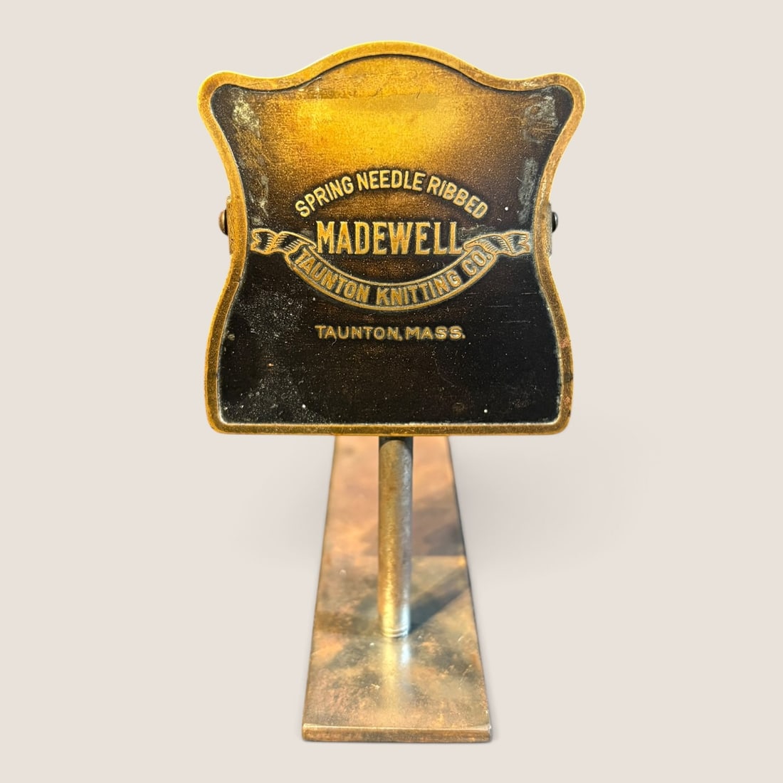 Antique Advertising Bill Letter Clip, " Taunton Knitting Co. ", Taunton Mass.: Antique advertising bill clip, " Taunton Knitting Co ", Taunton Mass., 2 1/2 x 2 1/2We offer effecient & affordable in-house shipping on all items in this auction. Bid directly at Bid.Ziebarths.com
