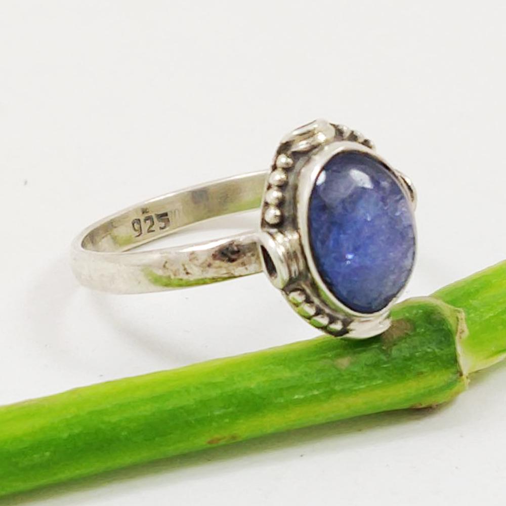 TANZANITE GEMSTONE 92.5 STERLING SILVER RING: ITEM : RING MAIN STONE : TANZANITE MAIN STONE SHAPE : OVAL MAIN STONE SIZE : 8X6 MM MAIN STONE COLOR : BLUE METAL : STERLING SILVER METAL PURITY : 92.5 RING SIZE : 8 RING WEIGHT : 2.7 GRAM PRODUCT COD