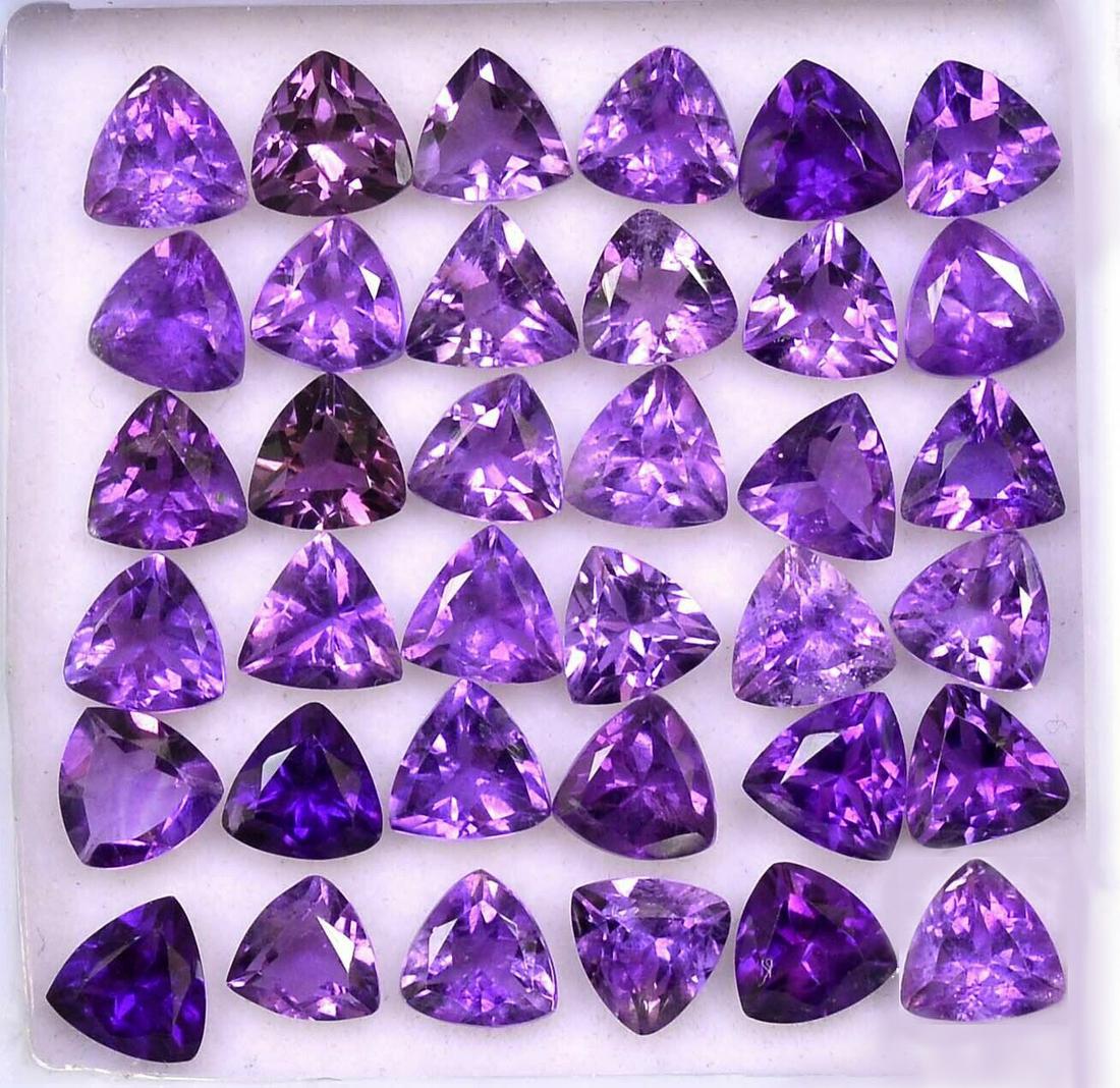 Natural Amethyst 4x4 MM Trillion Faceted Cut 50 Pieces: Natural Amethyst 4x4 MM Trillion Faceted Cut 50 Pieces Gemstone : Amethyst Shape : Trillion Size : 4x4 MM Type : Faceted Cut Color : Purple Quantity : 50 Pieces Weight : 12 Carats Country of Origin : 