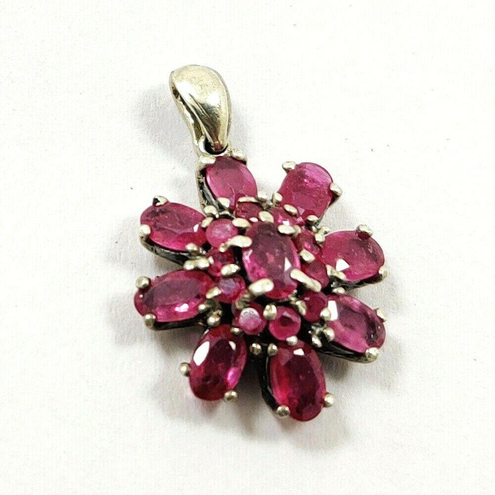 RUBY GEMSTONE 925 STERLING SILVER PENDANT: RUBY GEMSTONE 925 STERLING SILVER PENDANT Product Type : PENDANT Main Stone : RUBY Main Stone Color : RED Metal : STERLING SILVER Metal Purity : 925 Pendant Size : 1" Inches Pendant Weight : 2.5 Gram 