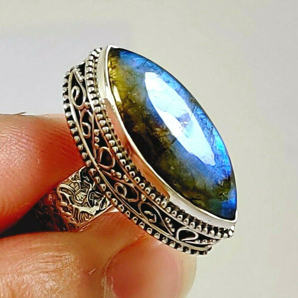 LABRADORITE GEMSTONE 925 STERLING SILVER RING: LABRADORITE GEMSTONE 925 STERLING SILVER RING Product Type : RING Main Stone : LABRADORITE Main Stone Shape : MARQUISE Main Stone Size : 10X24 MM Main Stone Color : MULTICOLOR Metal : STERLING SILVER 