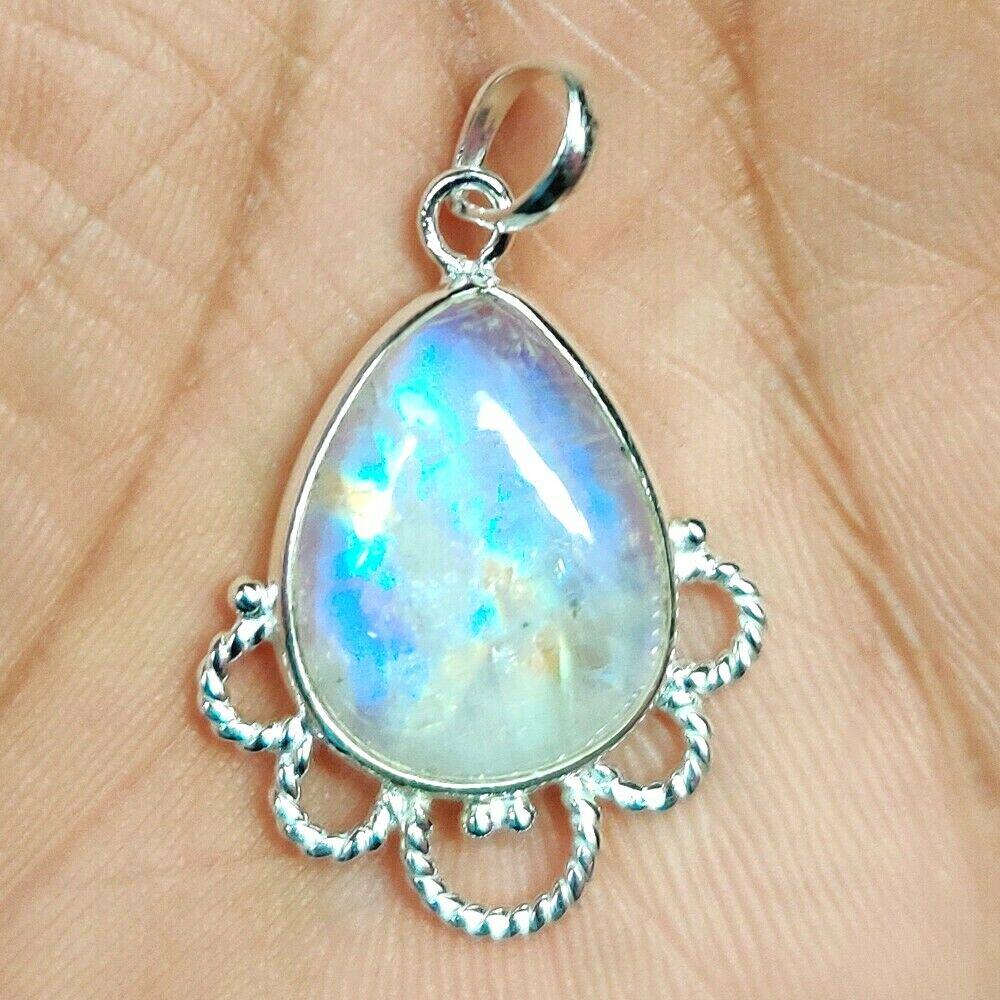 RAINBOW MOONSTONE 925 STERLING SILVER PENDANT: RAINBOW MOONSTONE 925 STERLING SILVER PENDANT Product Type : PENDANT Main Stone : RAINBOW MOONSTONE Main Stone Color : MULTICOLOR Metal : STERLING SILVER Metal Purity : 92.5 Pendant Size : 1.5" Inches