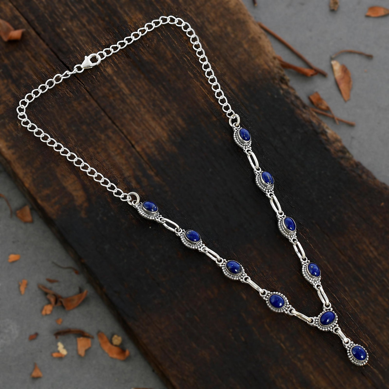 LAPIS LAZULI GEMSTONE 92.5 STERLING SILVER NECKLACE: LAPIS LAZULI GEMSTONE 92.5 STERLING SILVER NECKLACE Product Type : NECKLACE Main Stone : LAPIS LAZULI Main Stone Shape : OVAL Main Stone Size : 7X5 MM Main Stone Color : BLUE Metal : STERLING SILVER M