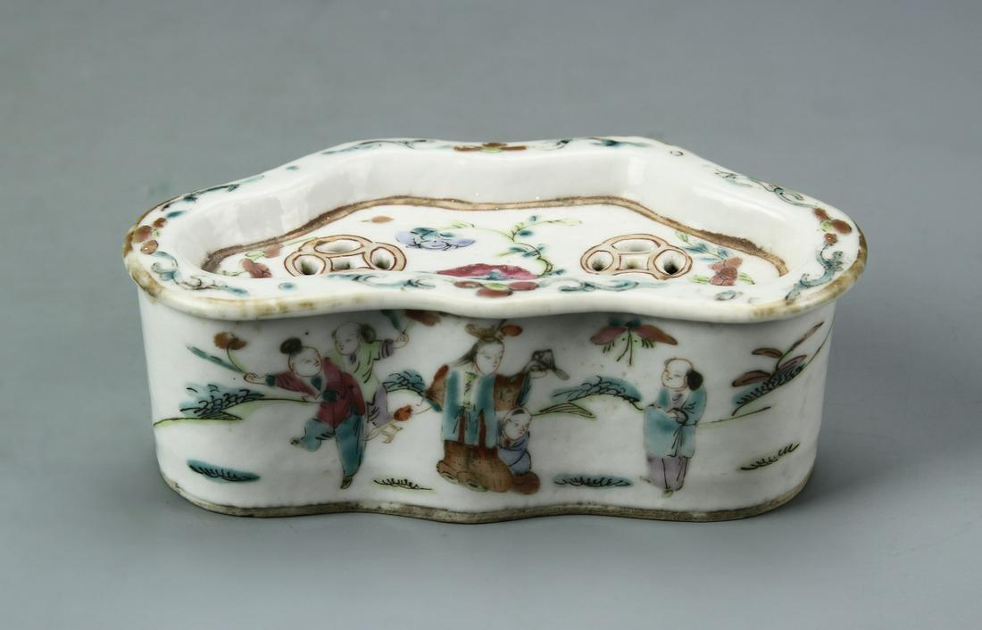 Chinese Famille Rose Cricket Box (1 of 5)