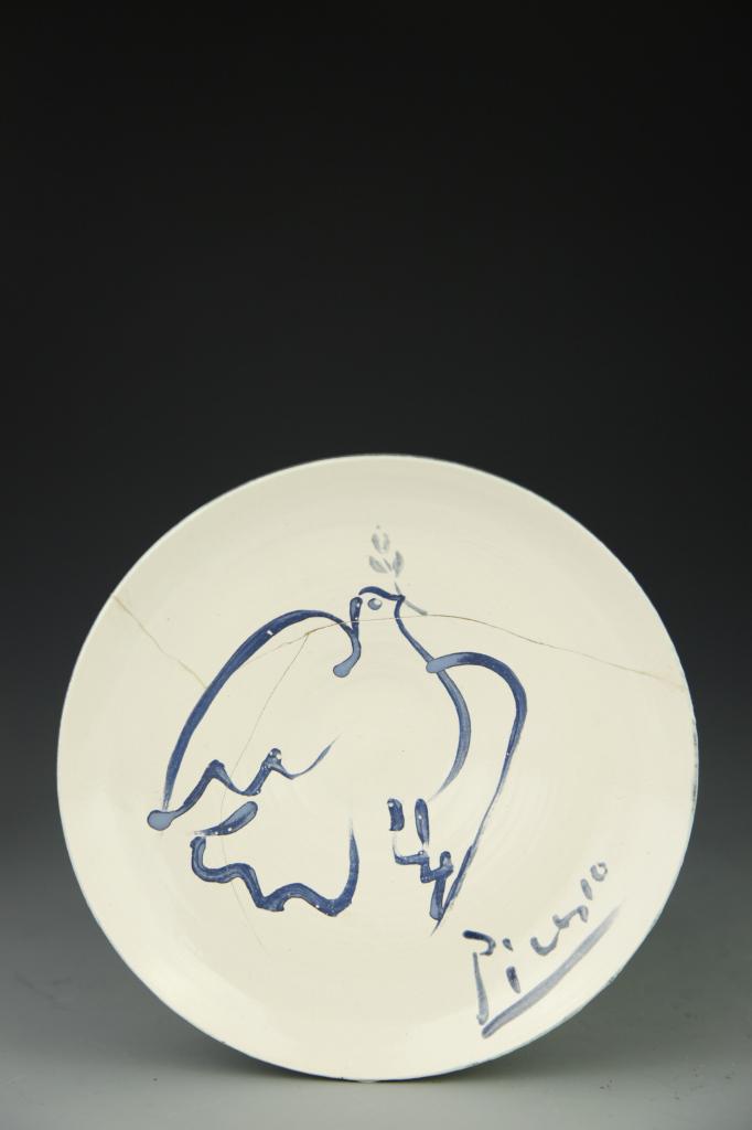 Picasso Dove Ceramic plate (1 of 5)