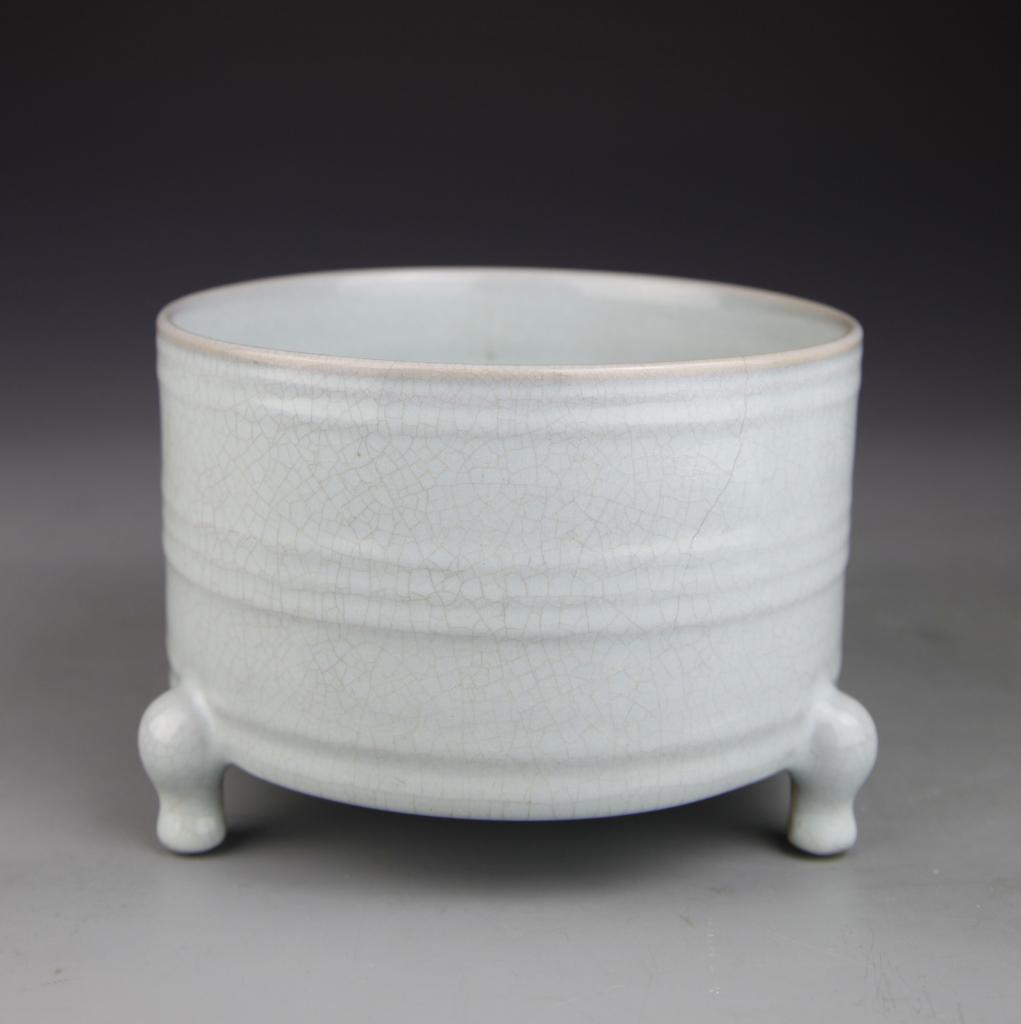 Chinese Ru Yao Tripod Censer (1 of 4)