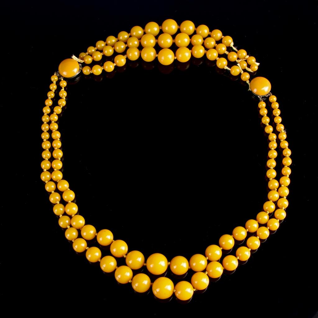 Chinese Amber Bracelet (1 of 2)