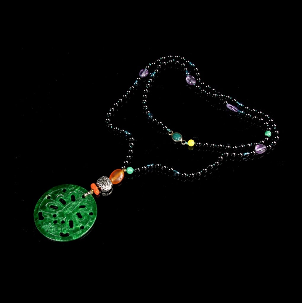 Chinese Agate and Jade Beaded Necklace (1 of 3)
