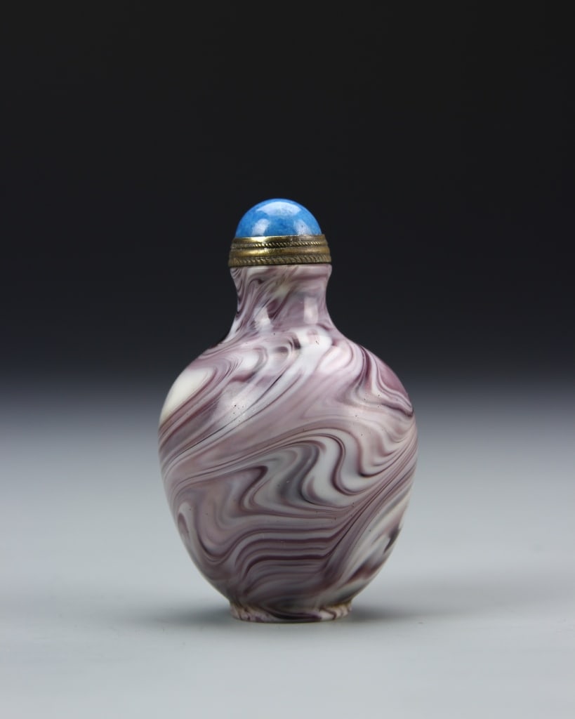 Chinese Agate Snuff Bottle (1 of 3)