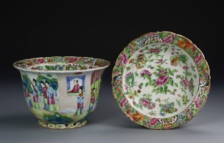 Chinese Rose Medallion Flower Pot (1 of 4)