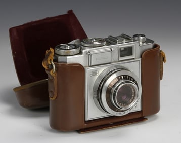 German Zeiss Ikon Camera (1 of 2)