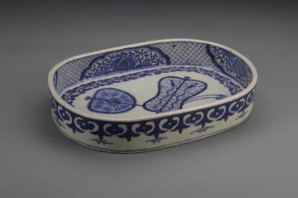 18th C. Chinese Export Blue and White Tureen