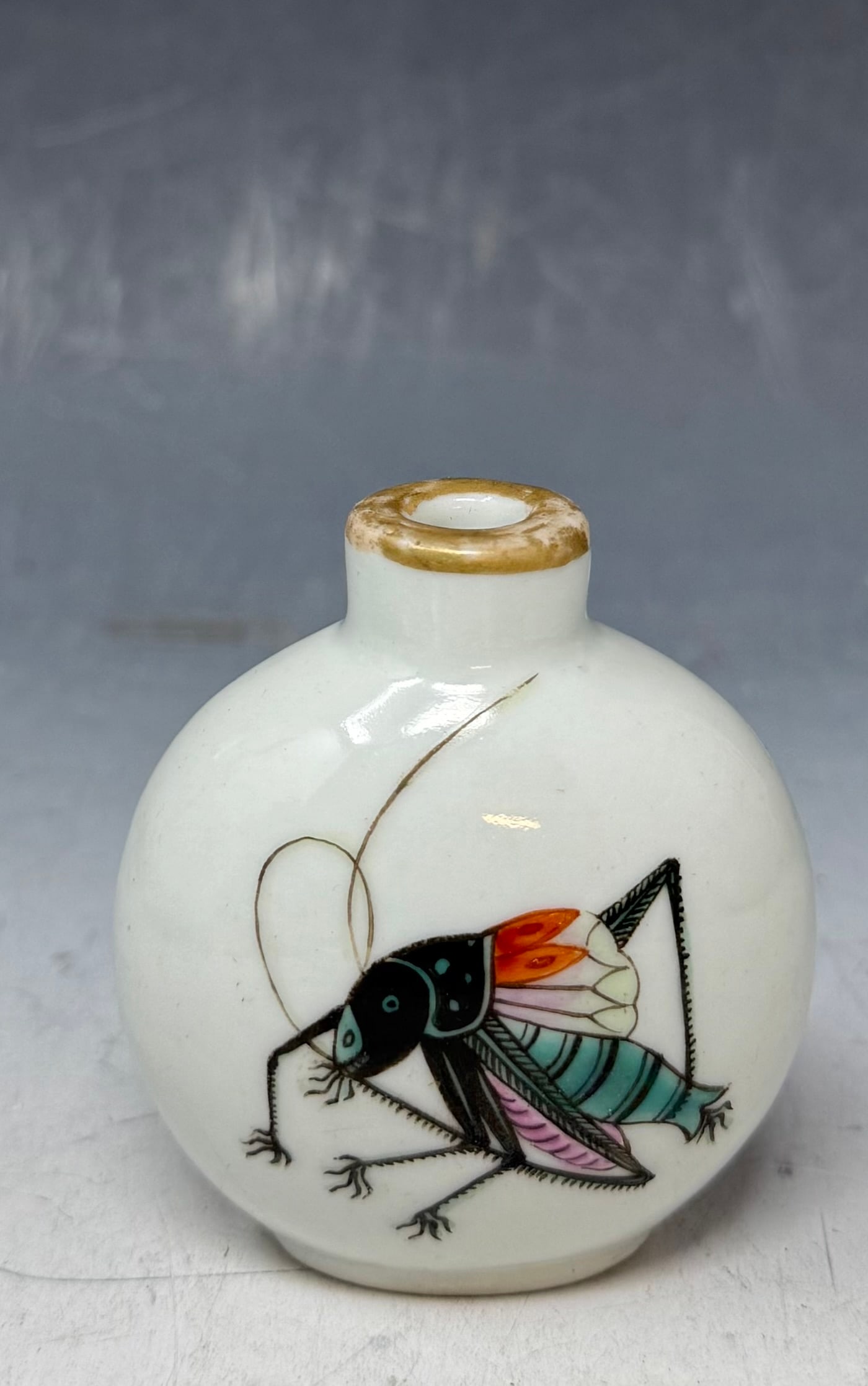 Antique Chibese  Enameled Porcelain Snuff Bottle  Daoguan Mark and of Period (1 of 3)