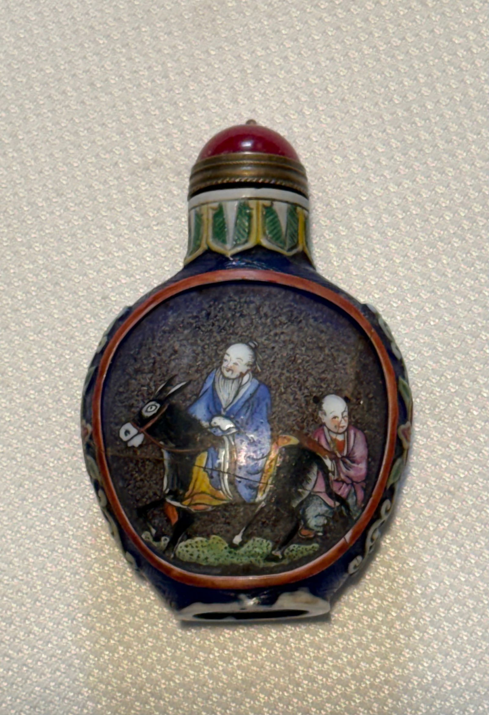 Antique Chinese enamel snuff bottle marked (1 of 5)