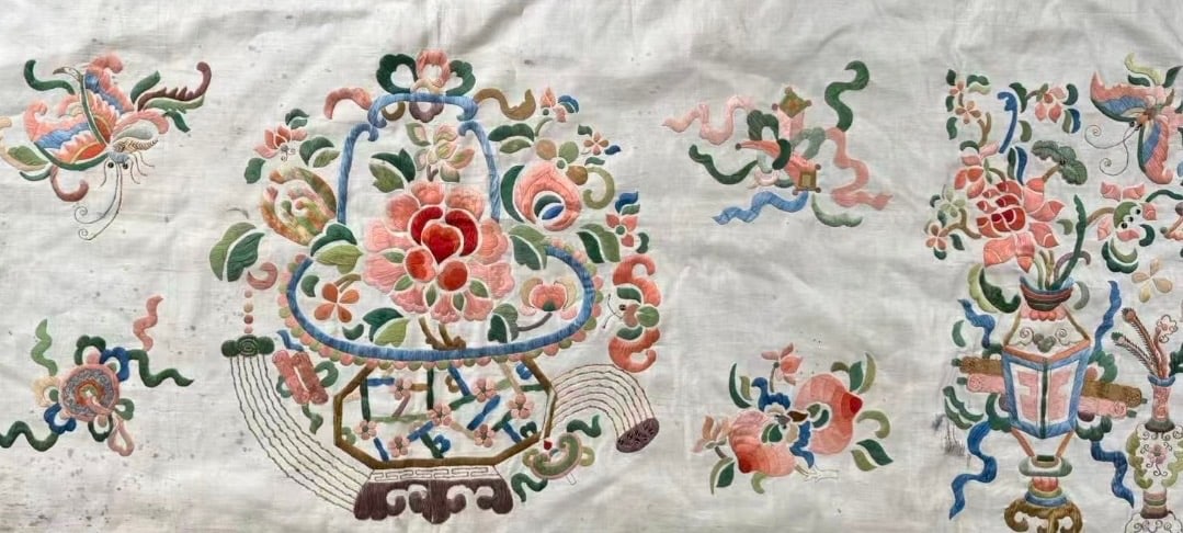 Antique Chinese Silk Embroidery Pannel (1 of 5)