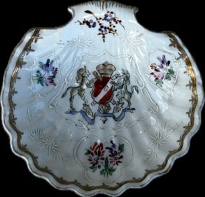 RARE Vintage Porcelain De Paris Limoges France Ornate Shell Dish/Bowl: RARE Vintage Porcelain De Paris LimogesFrance Ornate Shell Dish/Bowl, approximately 5 inches in diameter