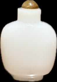 Antique Chinese Peking Glass Snufbottle (1 of 4)