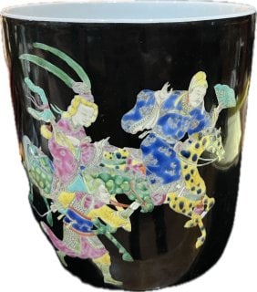 Antique Chinese Famille Noir Brush Pot: Antique Chinese Famille Noir Brush Pot, 8 1/2" x 8", Please note that this item is in Manhattan NY and the shipper's information will be mailed to the winning bidders after the auctions is over. After
