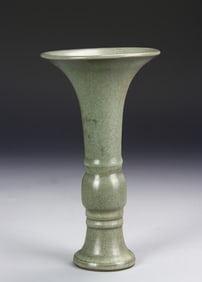 Antique Chinese Lungquan Yao Gu Vase (1 of 5)