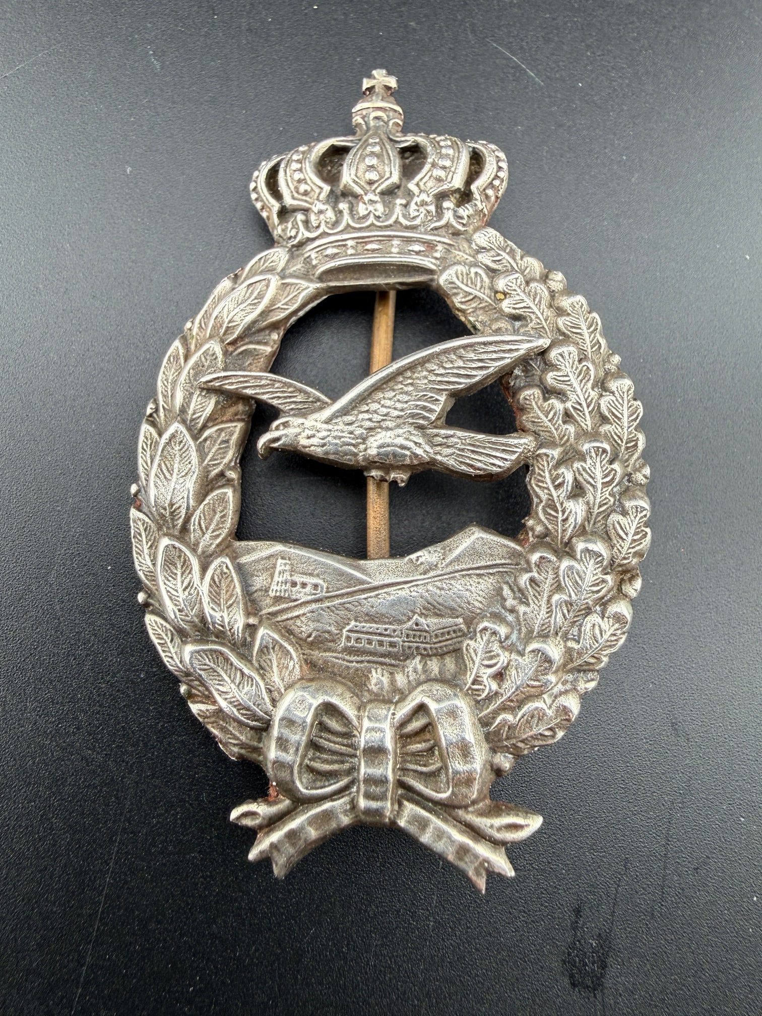 Bavarian WWI Commemorative Pilot’s Badge, Germany (Bavaria), circa 1919–1925: Bavarian WWI Commemorative Pilot’s Badge, Germany (Bavaria), circa 1919–1925Veteran aviation badge of the Royal Bavarian Flying Troops (Königlich Bayerische Fliegertruppe). The design features a