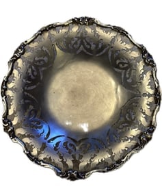 An antique Egyptian silver fruit bowl or decorative dish: An antique Egyptian silver fruit bowl or decorative dish, Arabic mark on base, 6 1/2” D, weight: 5.6 ouncesplease note that this lot is located in Holmdel NJ and the lot will be shipped out from
