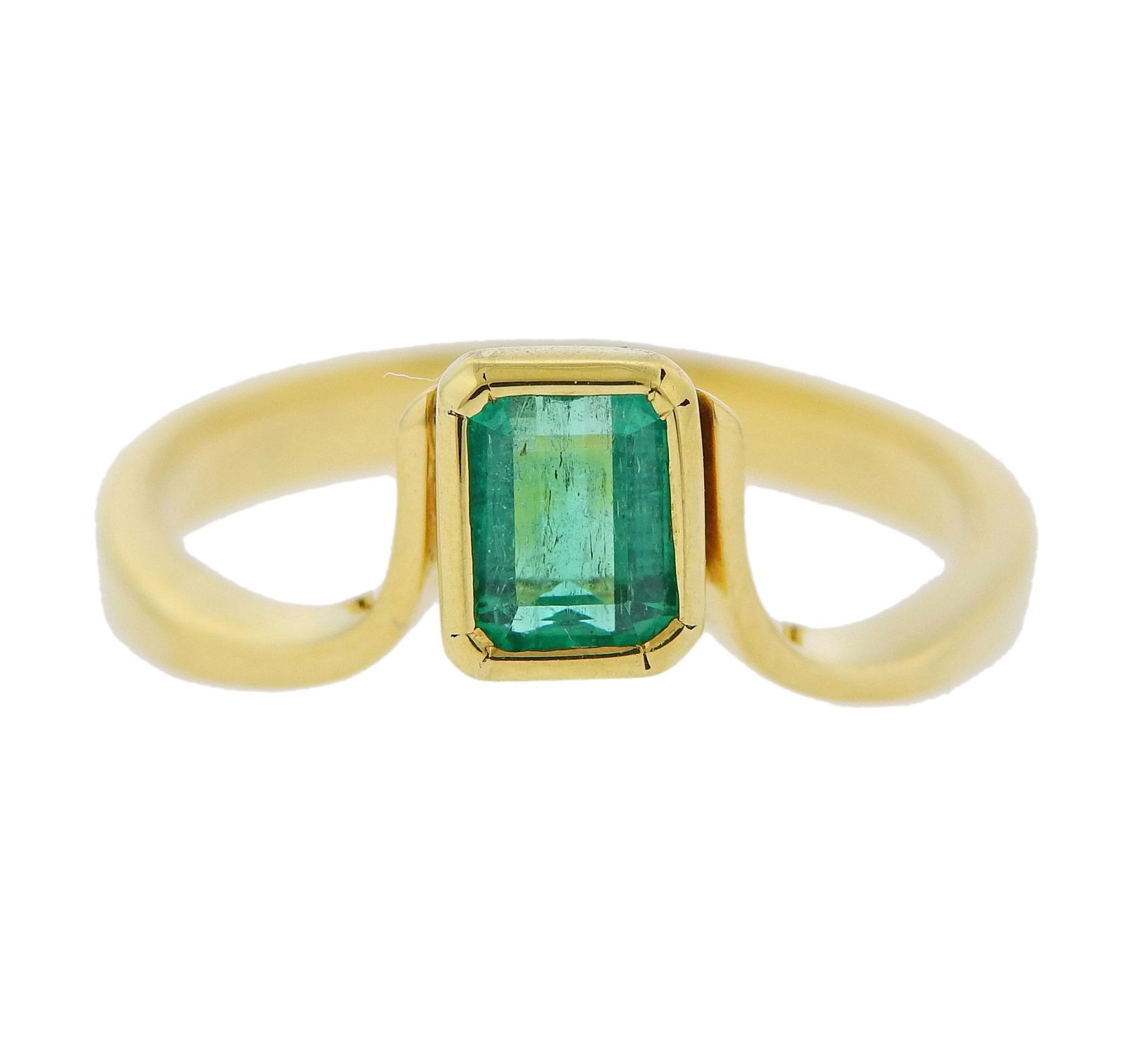18k Gold Green Stone Ring (1 of 4)