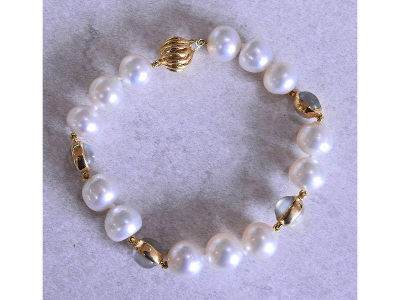 Assael Pearl Moonstone 18k Gold Bracelet (1 of 7)