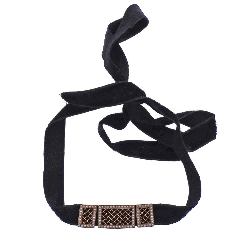 Antique 14k Gold Seed Pearl Velvet Choker Necklace: Antique 14k gold and black velvet choker necklace, set with seed pearls. Entire length of the velvet cord - 32.5", width - 14mm. Gold portion measures 48mm x 15mm. Marked: 14k. Weight - 6 grams.